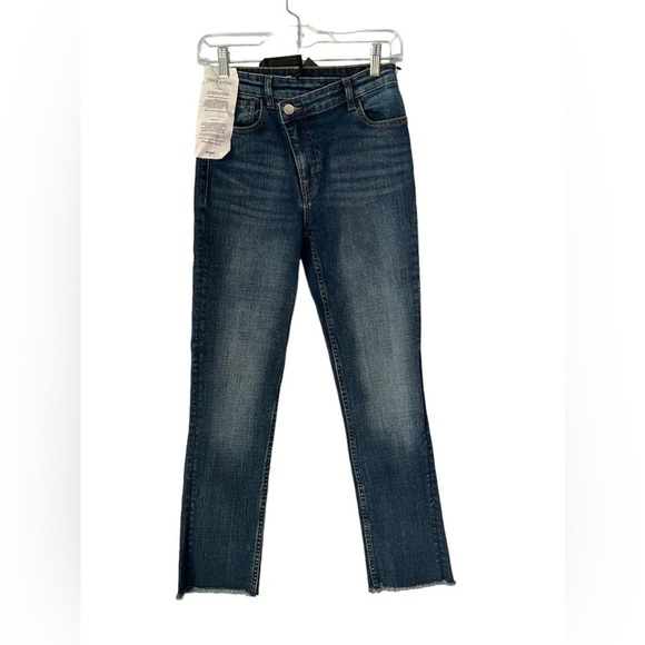 NWT Maje Medium Wash Denim Pants with Raw Hem Size 27 - Picture 2 of 7